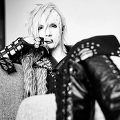 Yohio - List pictures