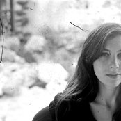 Julia Holter - List pictures