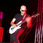 Joe Satriani - List pictures