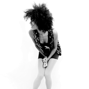 Nneka - List pictures