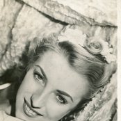 Vera Lynn - List pictures