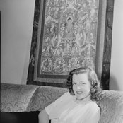 Jo Stafford - List pictures