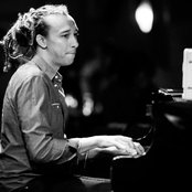 Gerald Clayton - List pictures