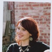 Clare Bowditch - List pictures