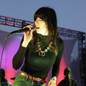 Nicki Bluhm - List pictures