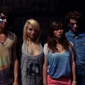 Hyphen Hyphen - List pictures