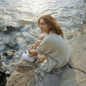 Empress Of - List pictures