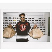 Azizi Gibson - List pictures