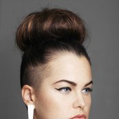 Etta Bond - List pictures