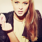 Zara Larsson - List pictures