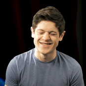 Iwan Rheon - List pictures