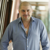 Reyli Barba - List pictures