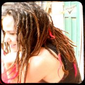 Emily Wells - List pictures