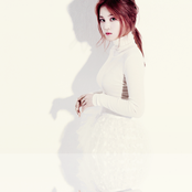 Lee Hi - List pictures