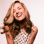 Hannah Huston - List pictures