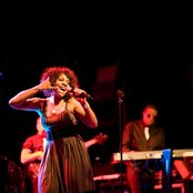 Divine Brown - List pictures