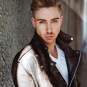 Bobby Newberry - List pictures