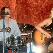 Catherine Britt - List pictures