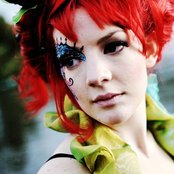 Gabby Young & Other Animals - List pictures