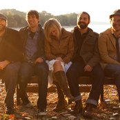 Drew Holcomb & The Neighbours - List pictures
