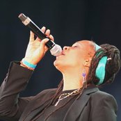 Aisha - List pictures