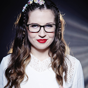 Abi Alton - List pictures