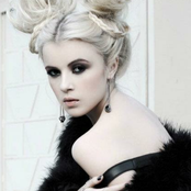 Mika Newton - List pictures