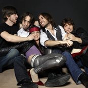 Juliette And The Licks - List pictures