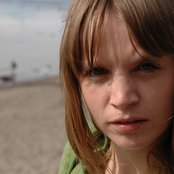 Ingrid Olava - List pictures