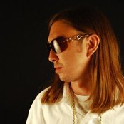 Jackie Chain - List pictures