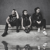 Pvris - List pictures