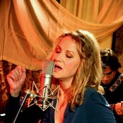 Joan Osborne - List pictures