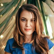 Moriah Domby - List pictures