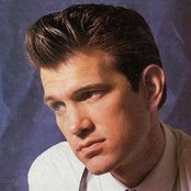 Chris Isaak - List pictures