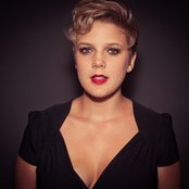 Betty Who - List pictures