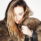 Jess Mills - List pictures