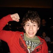 Nicholas Jonas - List pictures