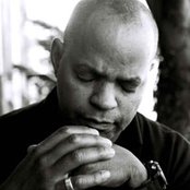 Guy Davis - List pictures