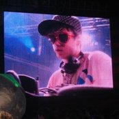 Rustie - List pictures