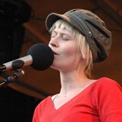 Jenny Hval - List pictures