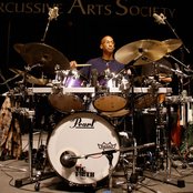 Omar Hakim - List pictures