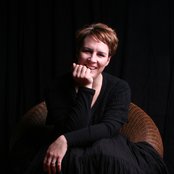 Rebecca Lavelle - List pictures