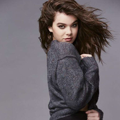 Hailee Steinfeld - List pictures