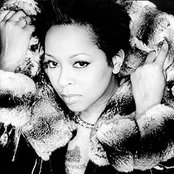 Monifah - List pictures