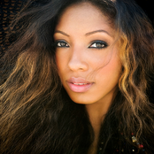 Wynter Gordon - List pictures