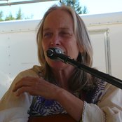 Laurie Lewis - List pictures