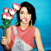 Sharon Van Etten - List pictures