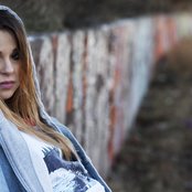 Alina Devecerski - List pictures