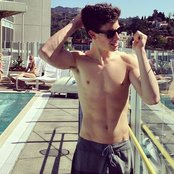 Shawn Mendes - List pictures