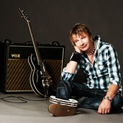 George - List pictures